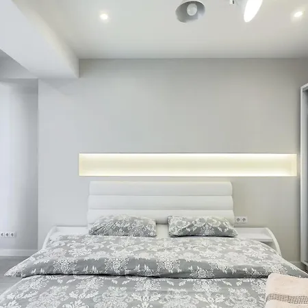 Ultracentral Ismail Apartment