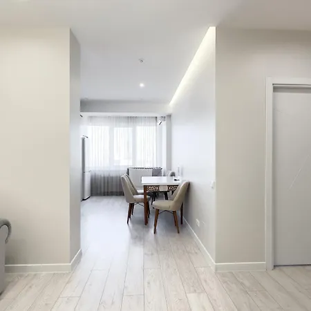 Ultracentral Ismail Apartment