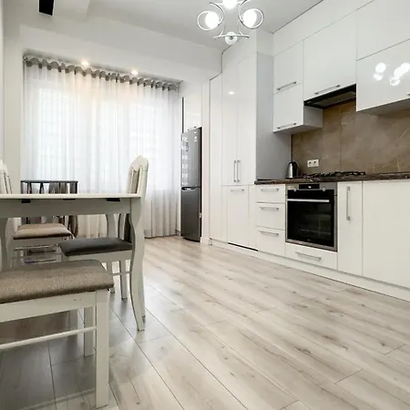 Ultracentral Ismail Apartment *